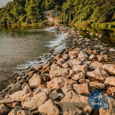 Kuca Za Odmor Lang Villa Karlovac Bagian luar foto